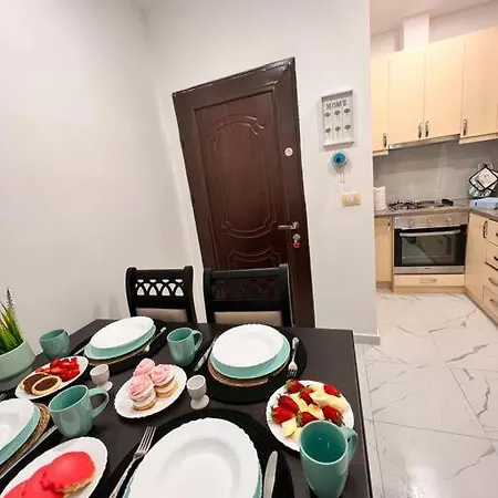 Cosy 15 Min From The Beach. ساراندا